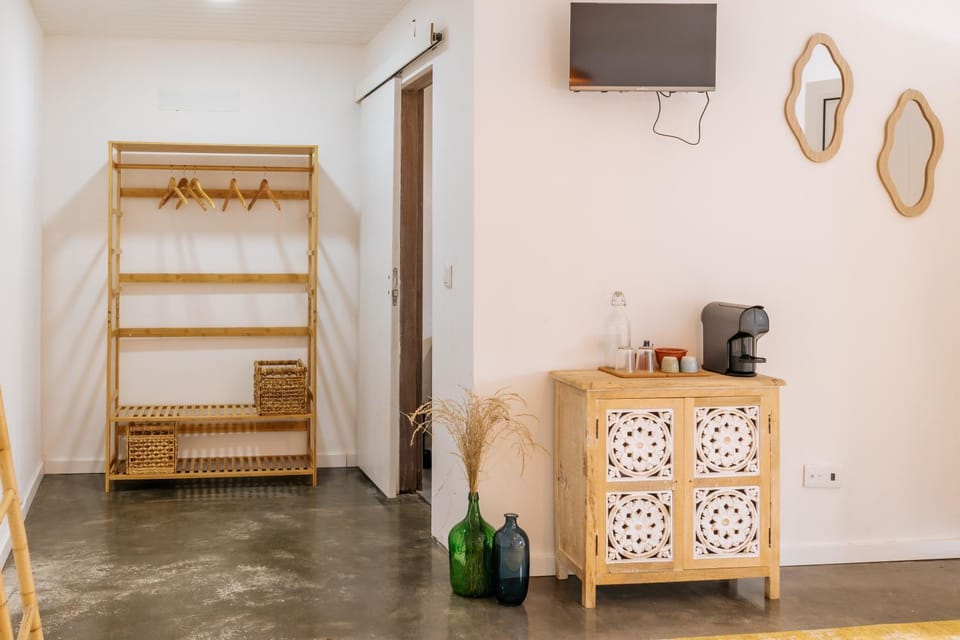 Coffee/tea facilities, Bedroom, wardrobe