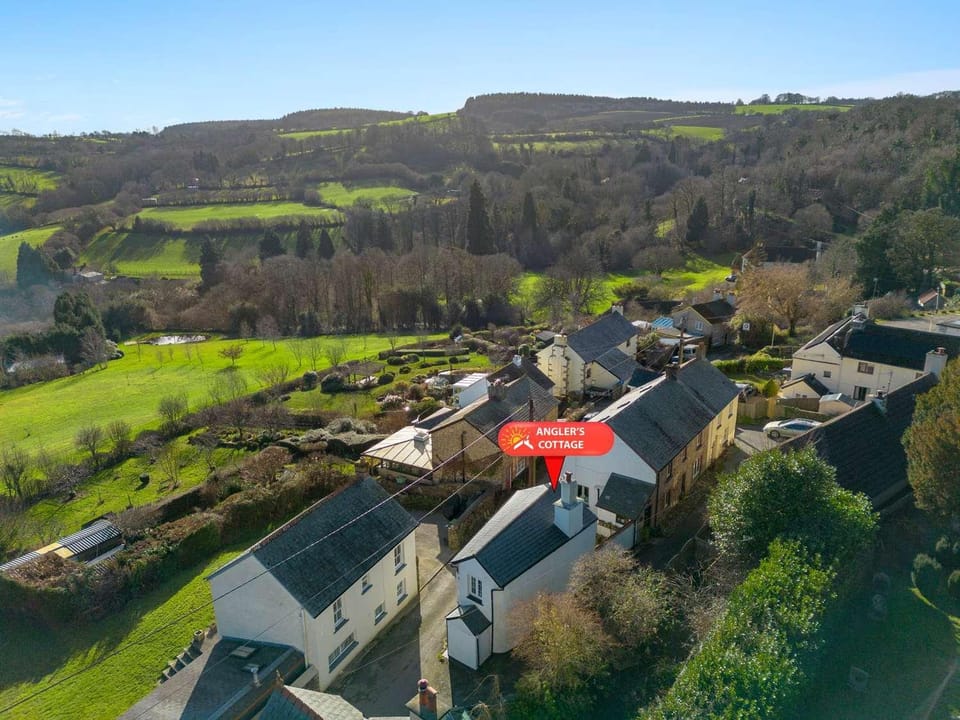 Property building, Nearby landmark, Spring, Day, Neighbourhood, Natural landscape, Bird's eye view, Street view