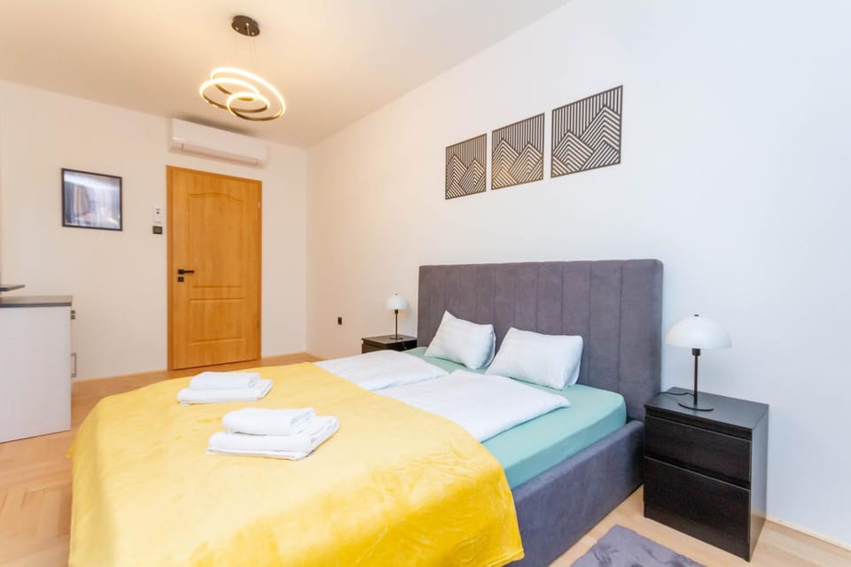 Bed, Bedroom, wardrobe