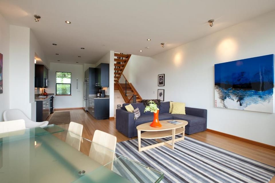 Bridge View Loft 30 Day House in Hood River