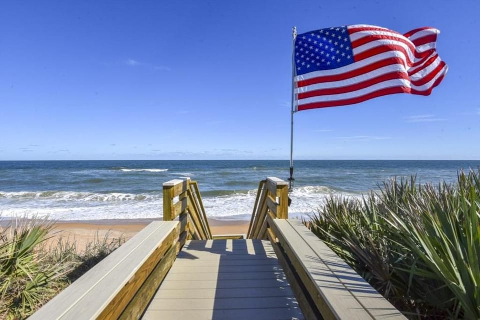 The White House on Flagler Beach - Unit 22 home Apartment in Painters Hill