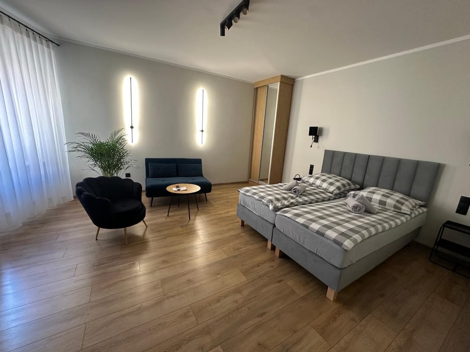 Bed, Seating area, Bedroom