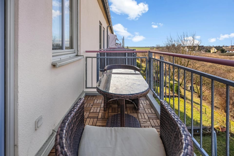 View (from property/room), Balcony/Terrace, Seating area