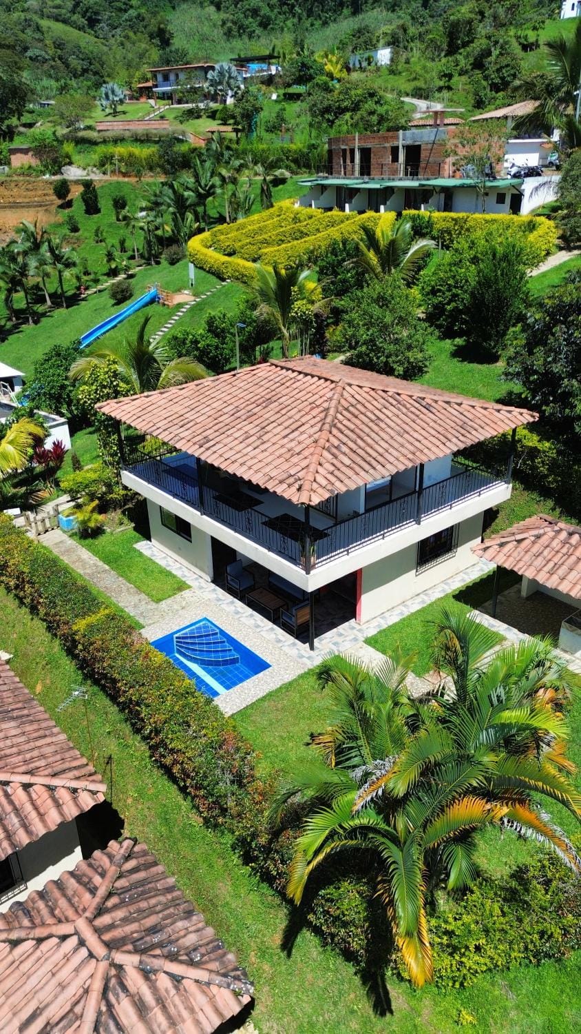 Property building, Day, Garden, Garden view, Swimming pool