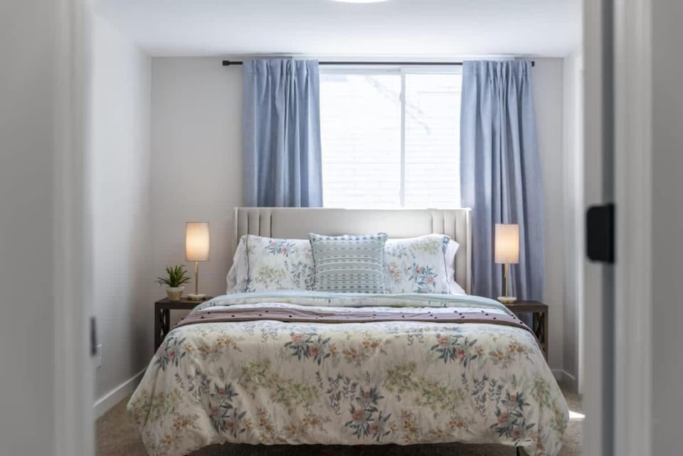 Renovated and Professionally Designed 3Bed Home House in Cleveland Heights