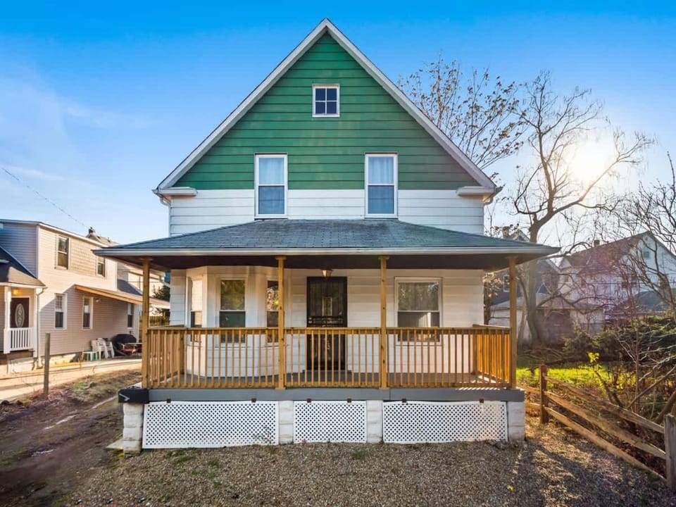 Large Renovated 4 Bedroom Home 9 min to Downtown CLE House in Ohio City