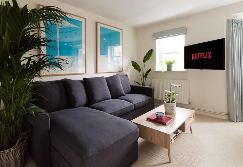Colourful house 3 Bed Apt - Notting Hill Apartment in City of Westminster