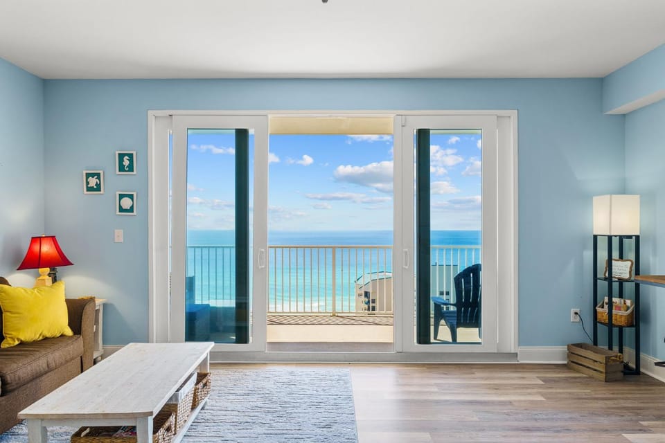 Spacious 1-Bedroom! Ocean Views & 5 Pools Resort! by Dolce Vita Getaways PCB Apartment in Panama City Beach