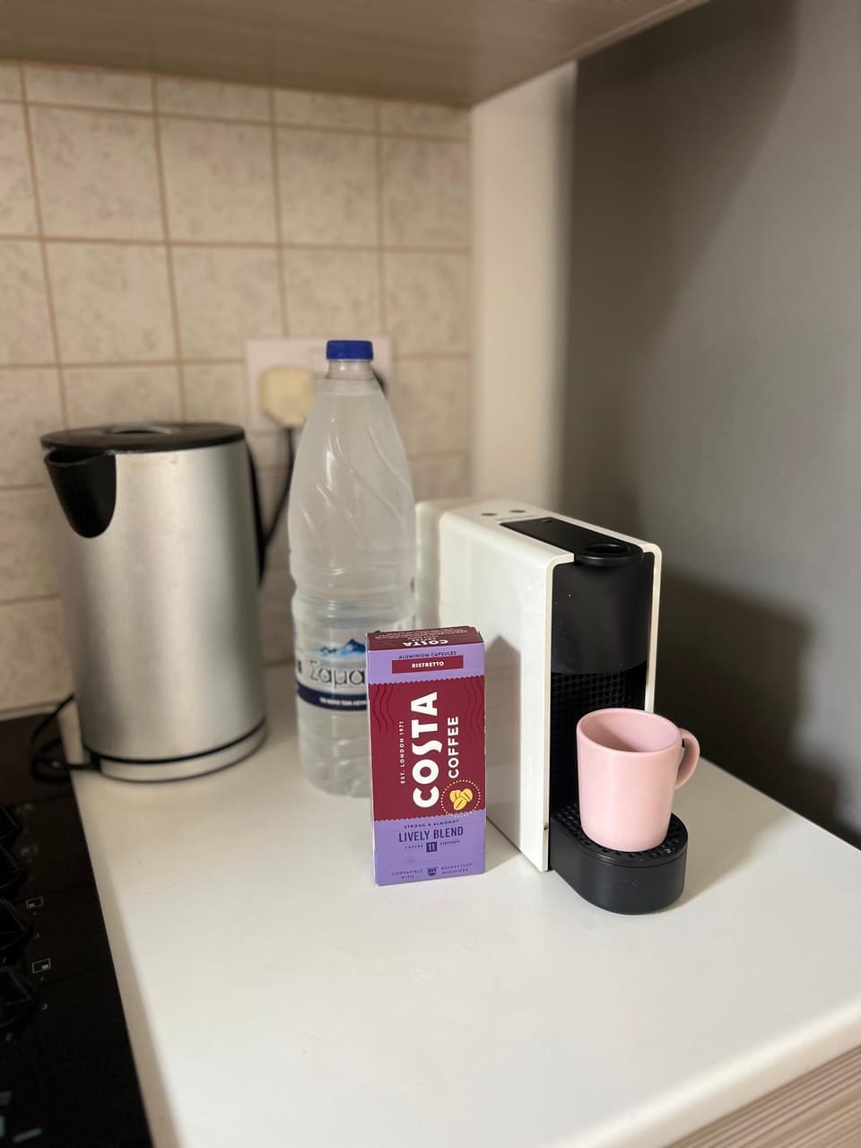 Coffee/tea facilities, Kitchen or kitchenette