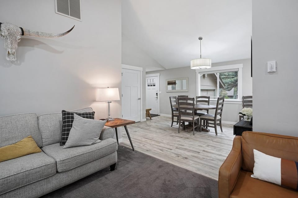 Remodeled Vacation home in Sunriver House in Sunriver