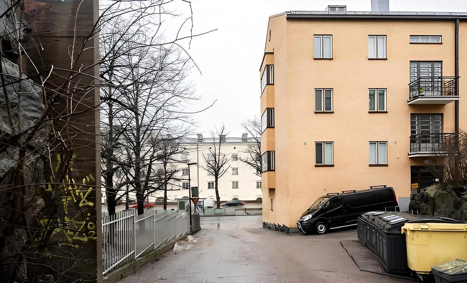 Property building, Neighbourhood, View (from property/room), Street view, Parking