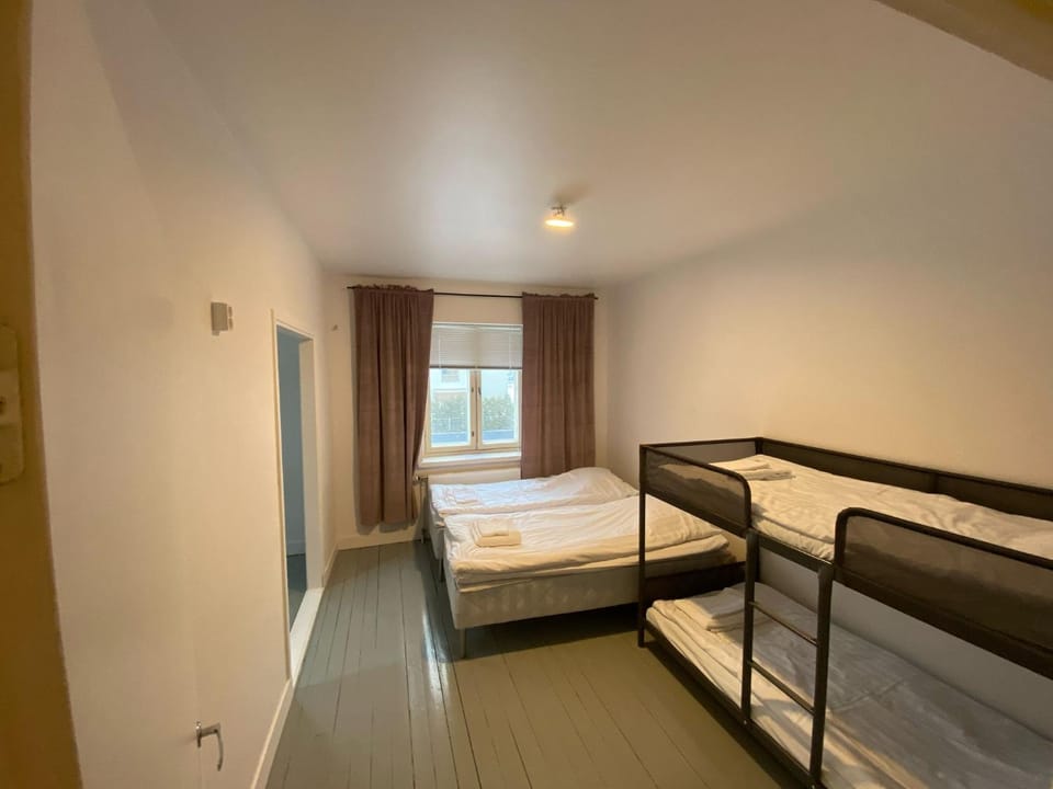 Photo of the whole room, bunk bed