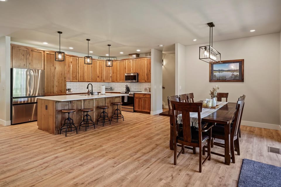 110 Crane House in Three Rivers
