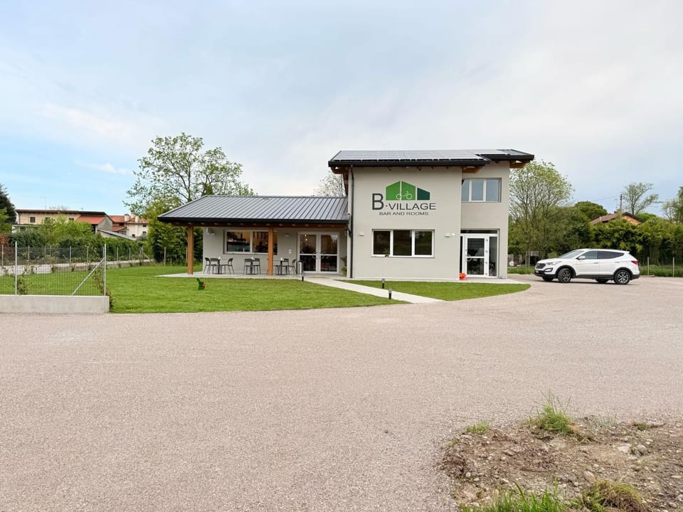 Property building, Day, Parking