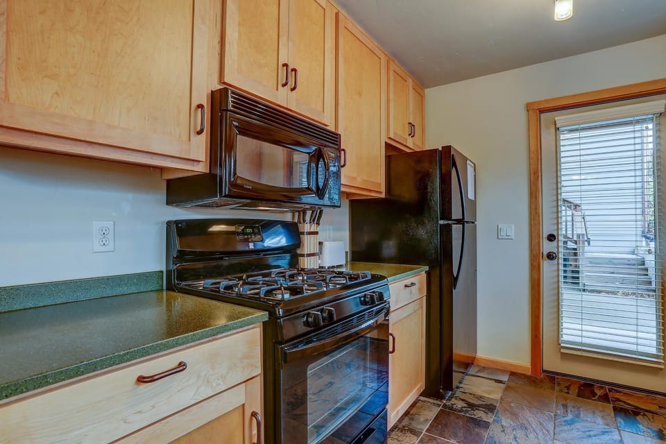 Hutson's Hideaway 30 Day Apartment in Hood River
