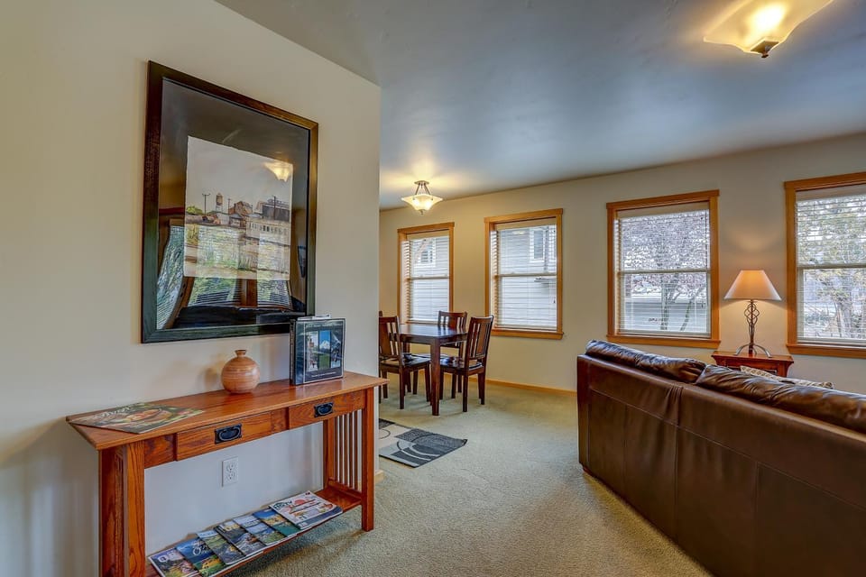 Hutson's Hideaway 30 Day Apartment in Hood River