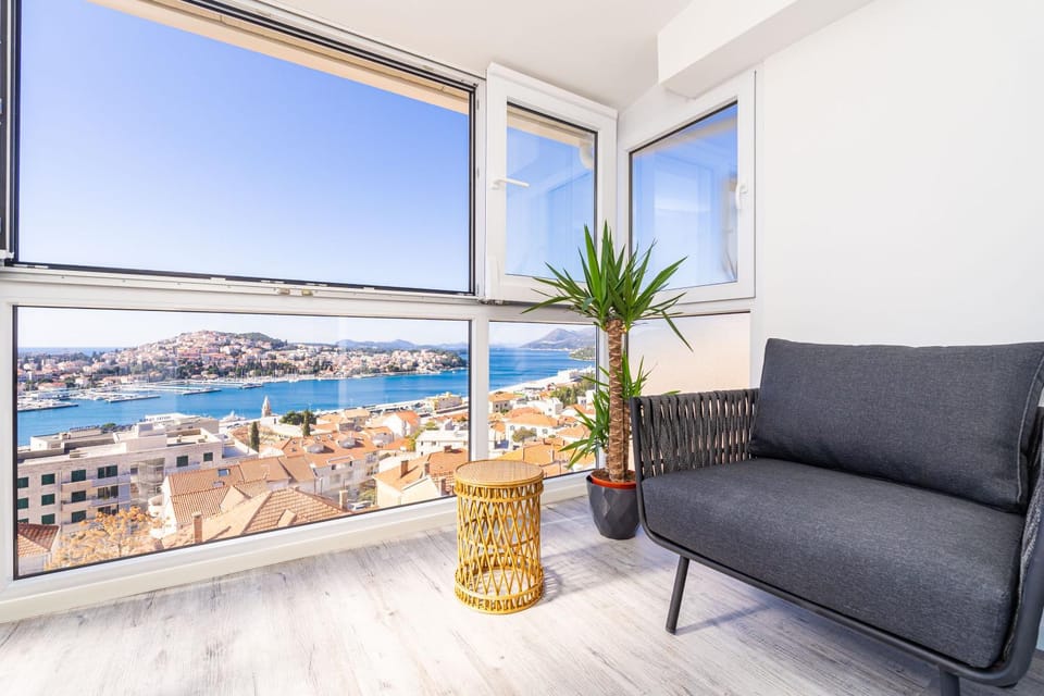 View (from property/room), Balcony/Terrace, Seating area, Sea view, Sunrise, Sunset