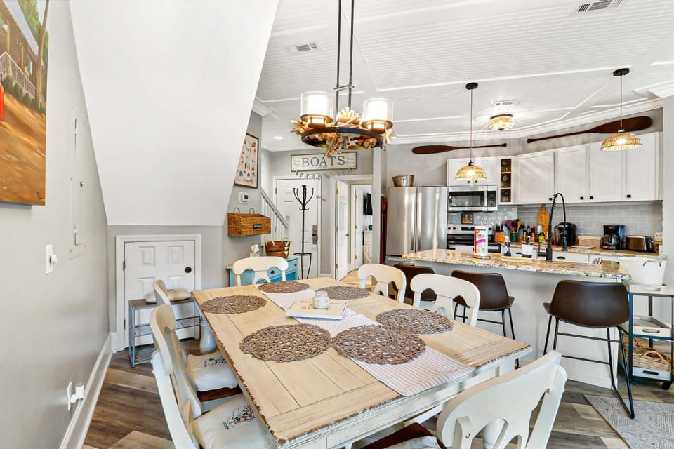 The Beach is Calling-this 3bd Villa is the answer House in South Forest Beach