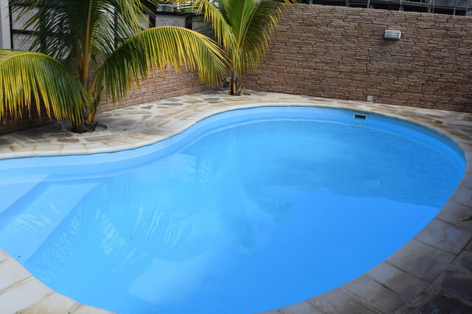 Day, Swimming pool