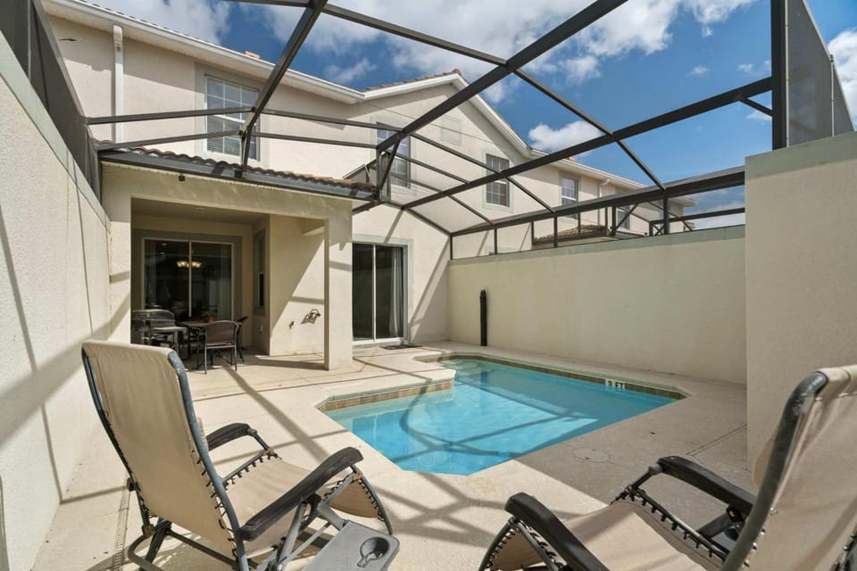 Spacious 4BR Townhome with Pool at Storey Lake House in Kissimmee