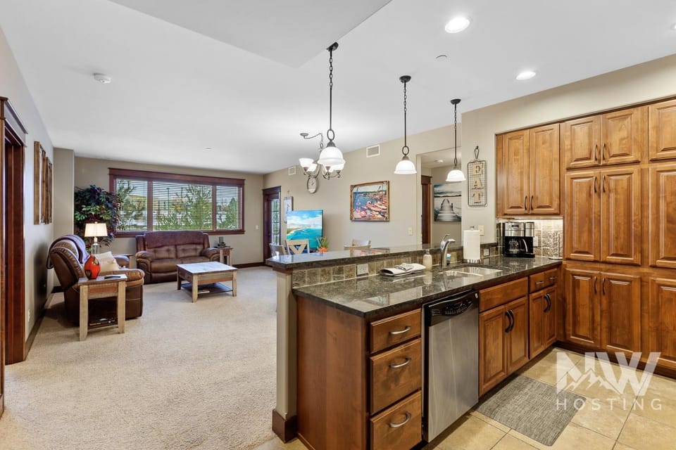 Elegant 2BR Condo in Riverstone House in Coeur dAlene