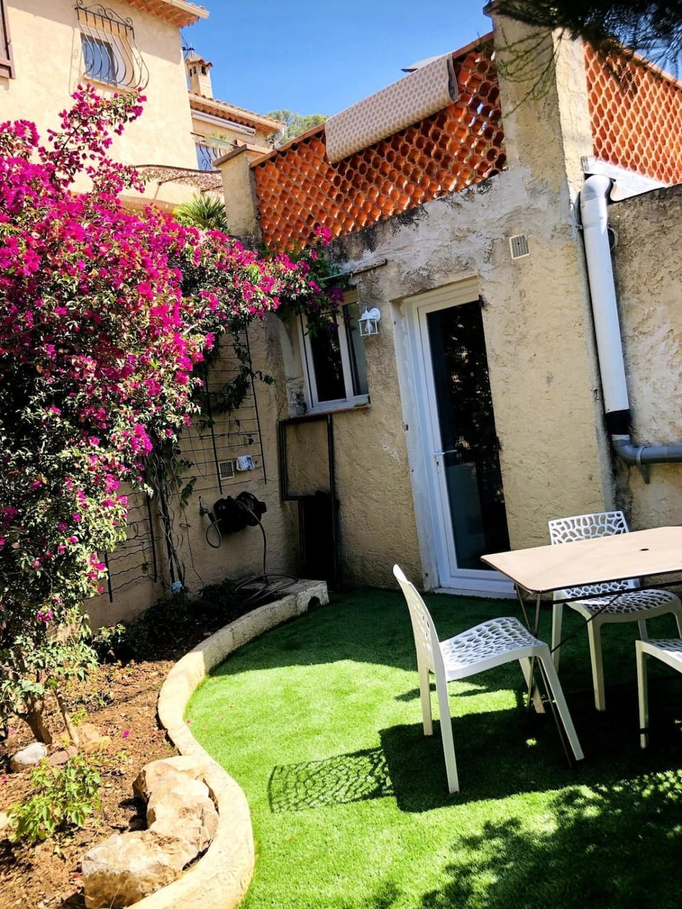 Property building, Patio, Garden, Dining area, Garden view