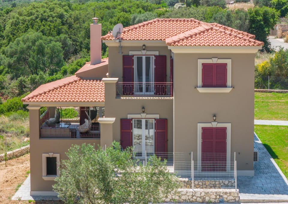 Villa Melina - 4 Bedrooms, Sleeps 10 Villa in Cephalonia