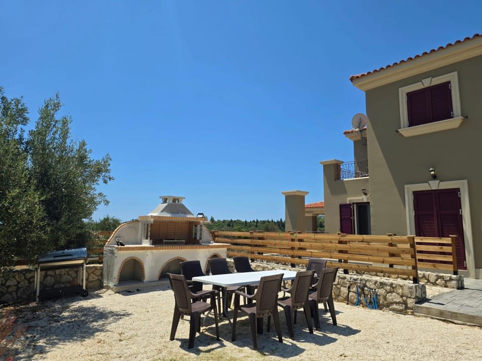 Villa Melina - 4 Bedrooms, Sleeps 10 Villa in Cephalonia