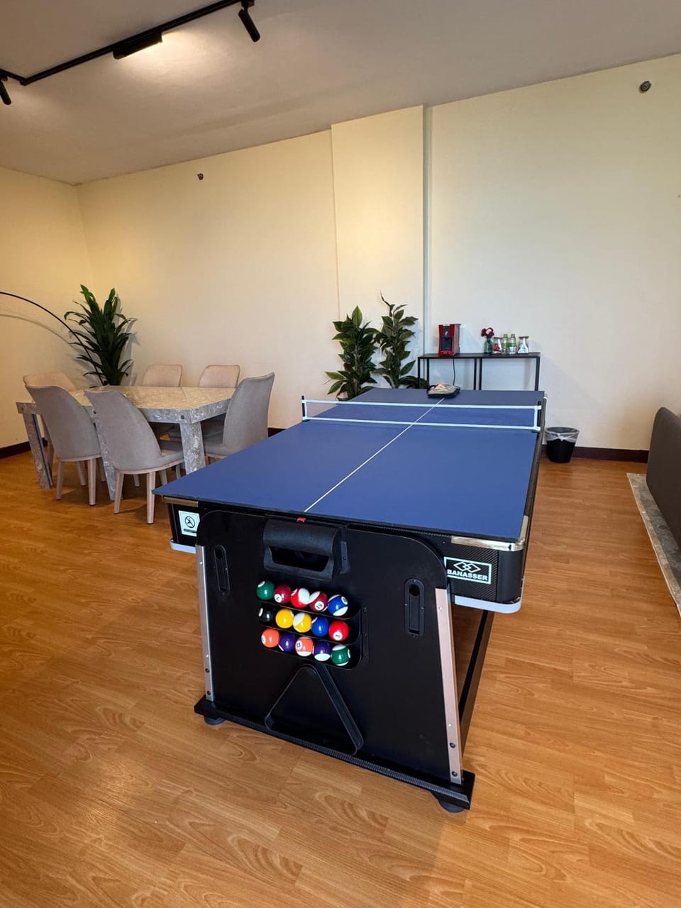 Game Room, Table tennis