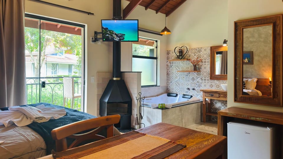 TV and multimedia, Photo of the whole room, minibar