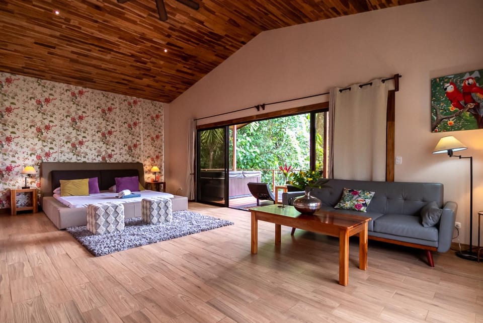 Bed, Living room, Photo of the whole room, Bedroom