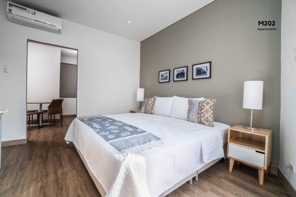 Bed, Photo of the whole room, Seating area, Bedroom, air conditioner