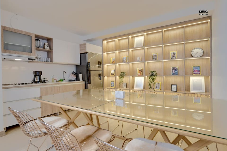 Kitchen or kitchenette, Dining area, microwave, oven, kitchen