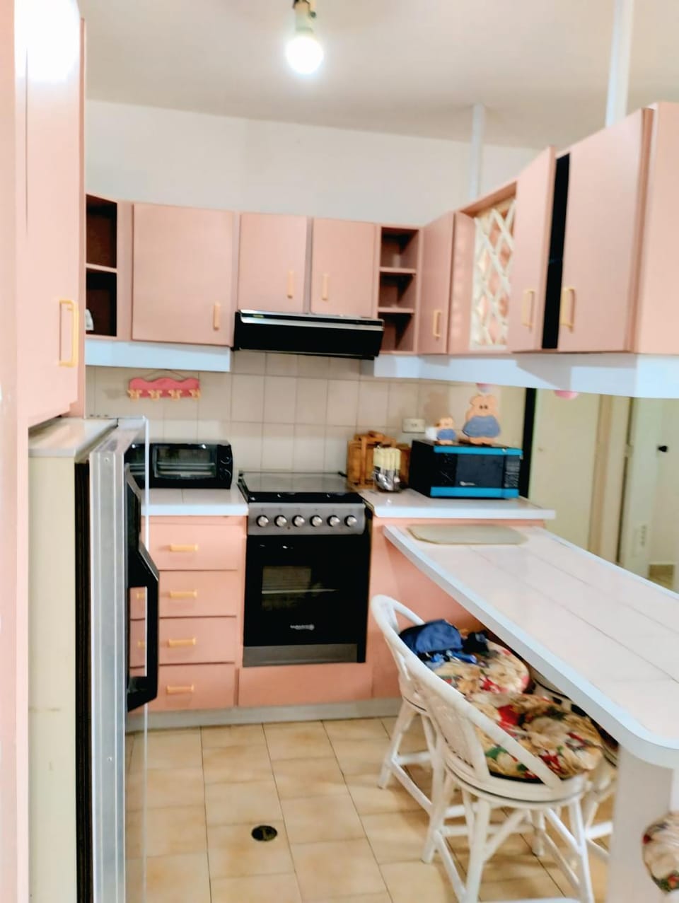 Kitchen or kitchenette, Dining area, oven