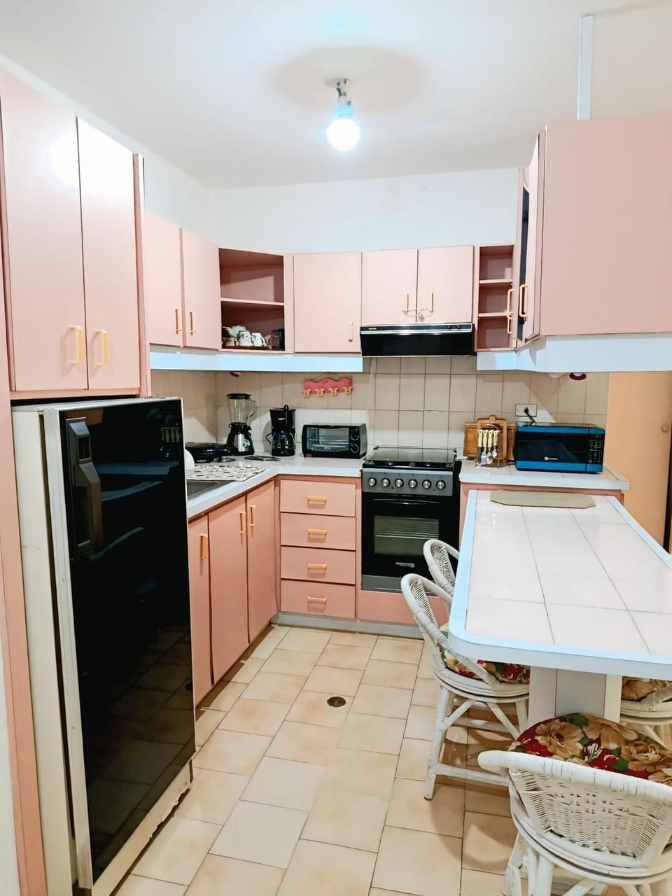 Kitchen or kitchenette, Dining area, oven