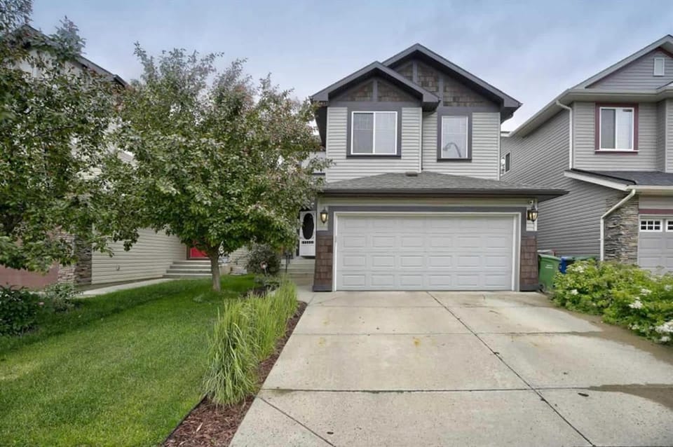 Basement Suite in Calgary - Short Drive to Banff House in Calgary