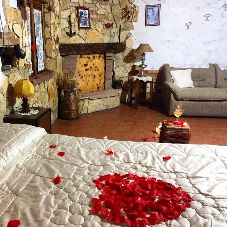 Photo of the whole room, Decorative detail