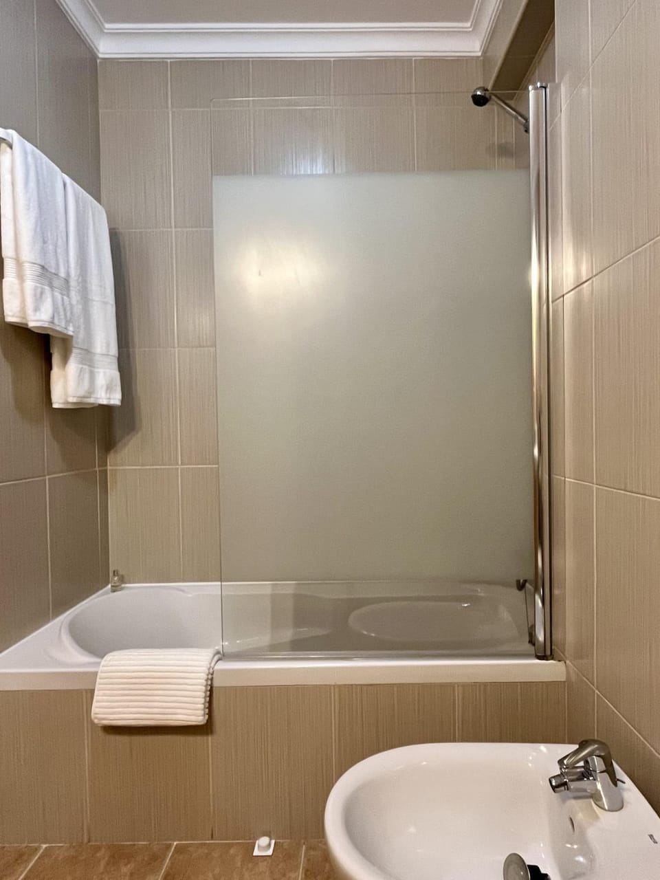 Shower, Bathroom, Bath, towels