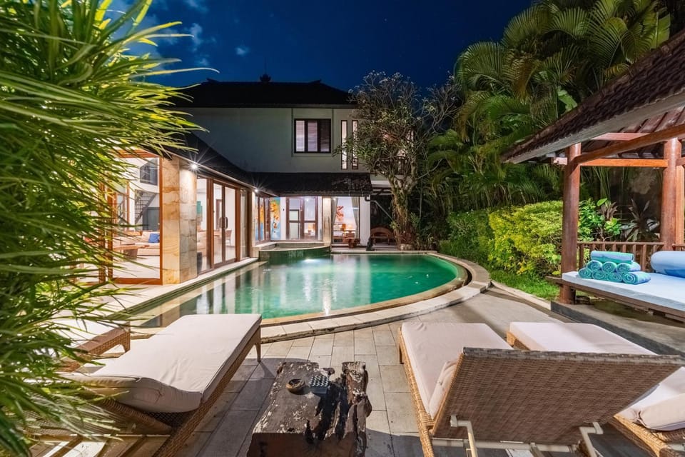 Night, Natural landscape, Garden, Swimming pool, sunbed