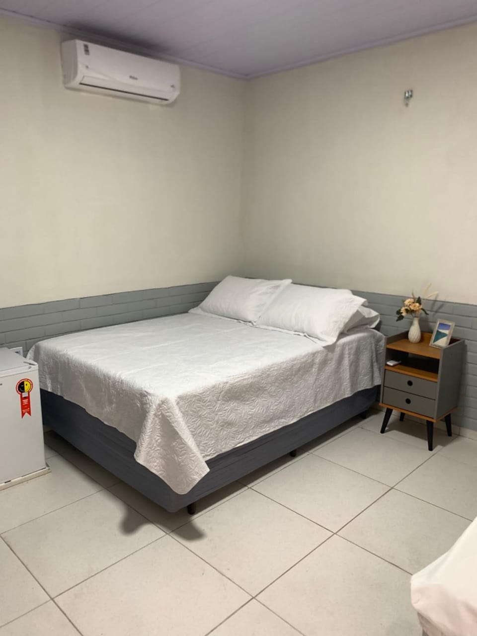Bed, Bedroom, air conditioner