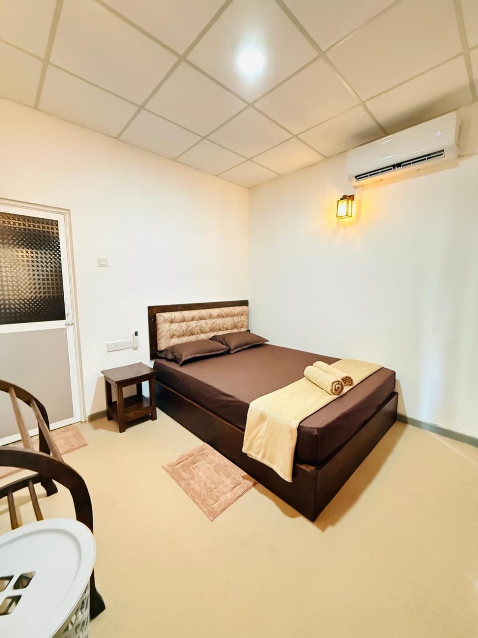 Bed, Bedroom, air conditioner