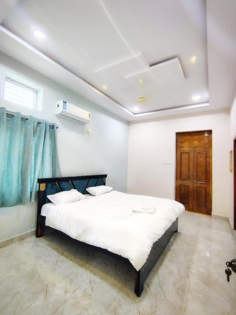 Bed, Bedroom, air conditioner