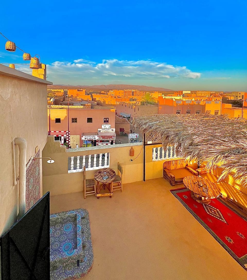 Restaurant/places to eat, View (from property/room), Balcony/Terrace, City view, Street view