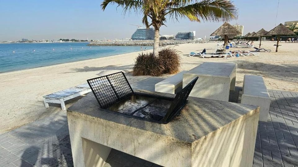 Seating area, Beach
