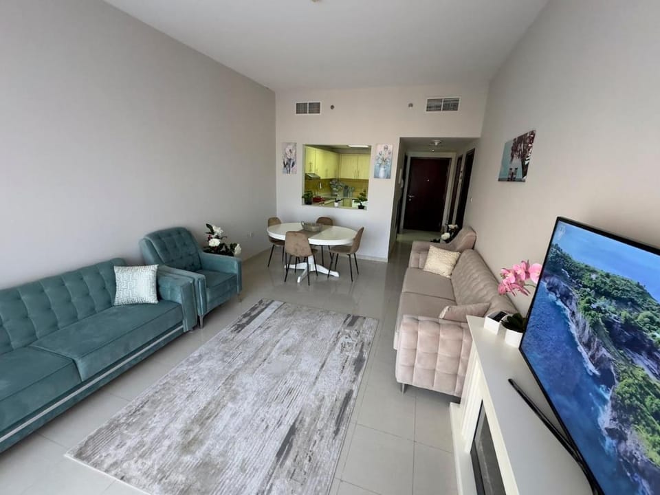 Bed, Living room