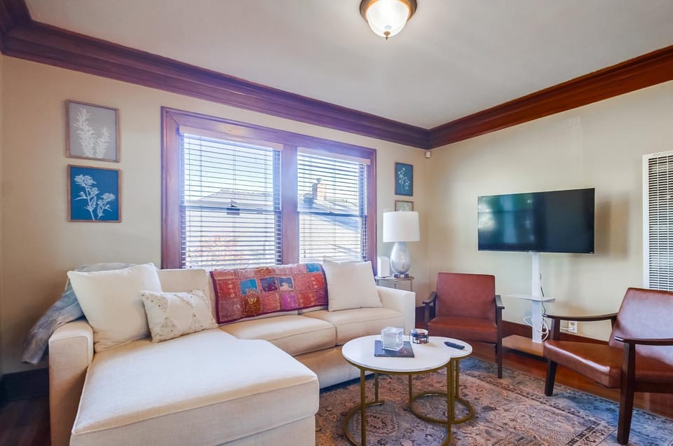 Communal lounge/ TV room, TV and multimedia, Evening entertainment