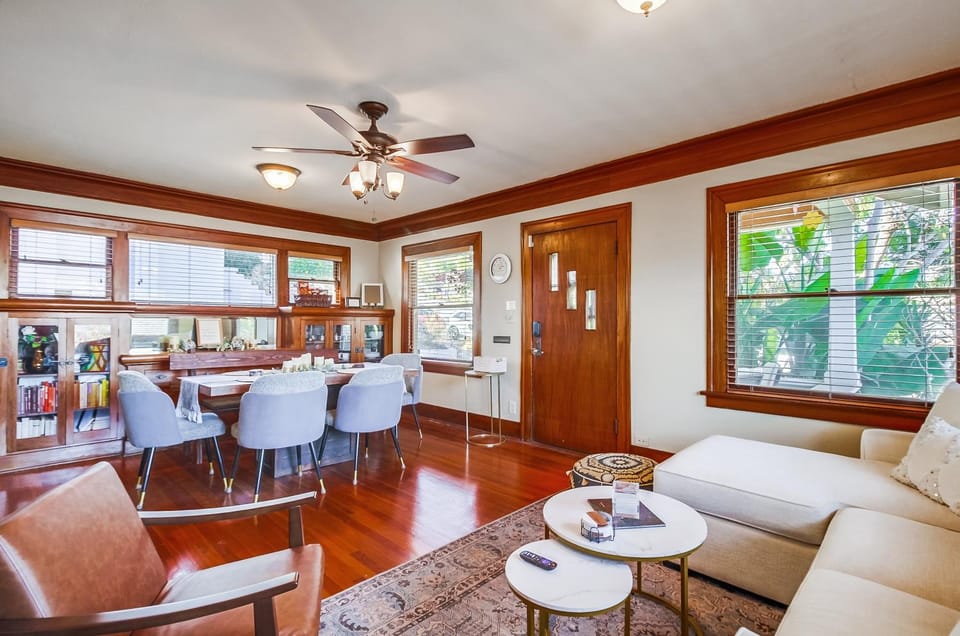 Living room, Seating area, Dining area