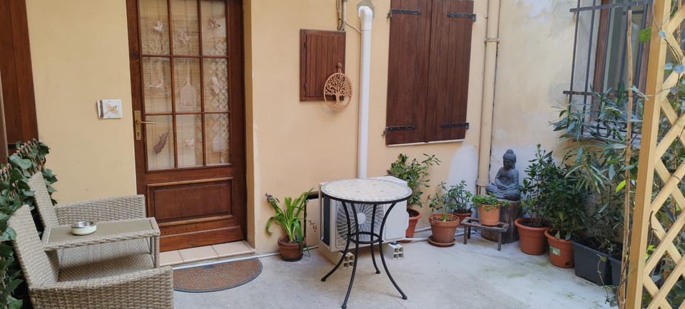 Property building, Inner courtyard view