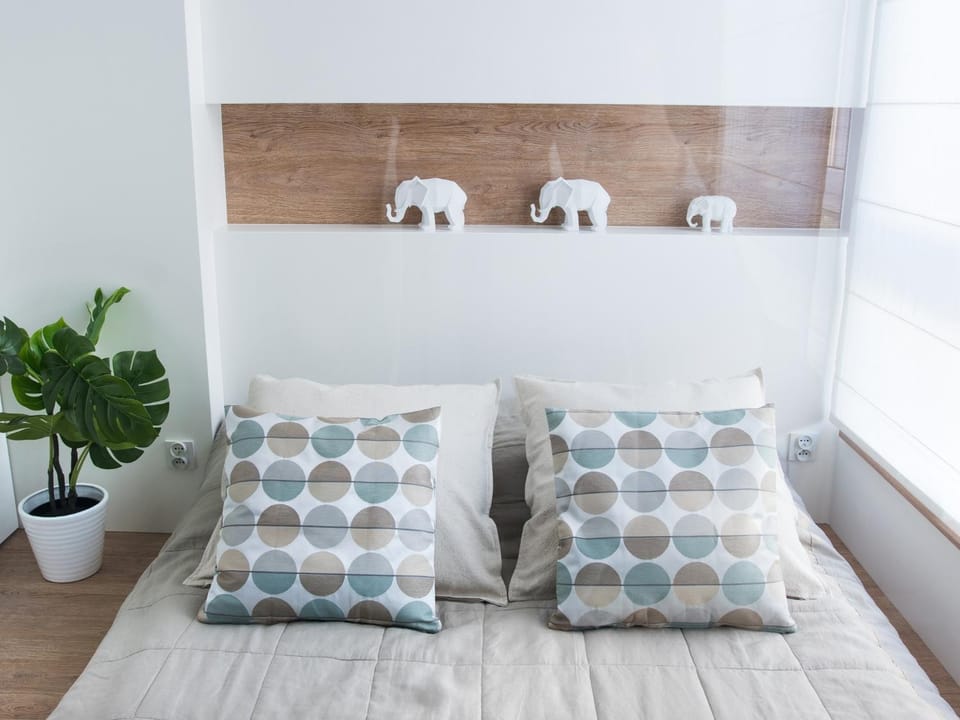 Bed, Photo of the whole room, Decorative detail, Bedroom