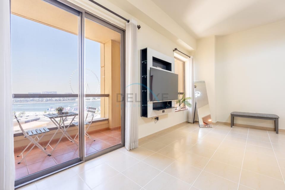 TV and multimedia, View (from property/room), Balcony/Terrace, Living room, Seating area, Landmark view, Sea view